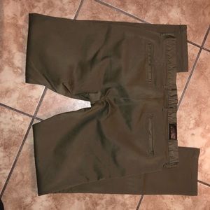 Zara men’s 32 dark green khaki skinny fit pants.